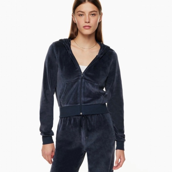 Aritzia Tna On Cloud 90’s Velour Zip Hoodie in Admiral Navy Blue sz Small - Picture 2 of 10